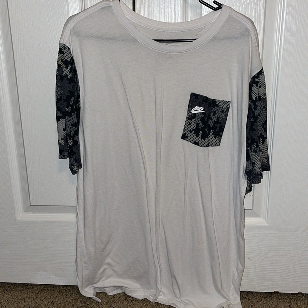 Men’s Nike / short sleeve / size XXL